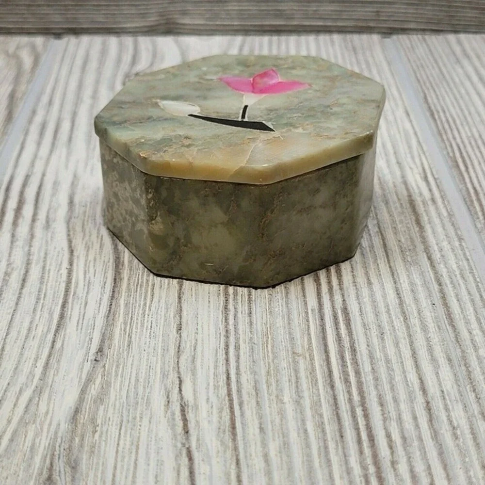Unbranded Soapstone‎ Trinket Box Small Green Pink Floral Mother of Pearl Inlay
